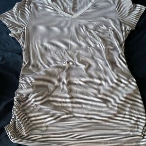 4 Maternity t shirts